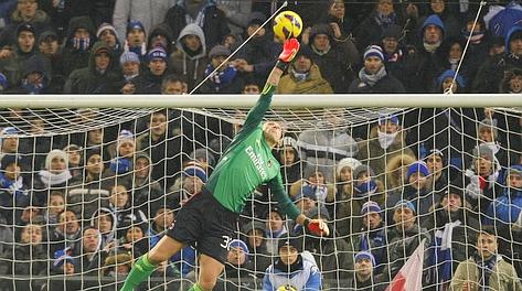 Una delle prodezze di Abbiati. Reuters Una delle prodezze di Abbiati. Reuters