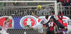 Il gol dell'1-1 di Thiago Ribeiro. Ansa Il gol dell'1-1 di Thiago Ribeiro. Ansa