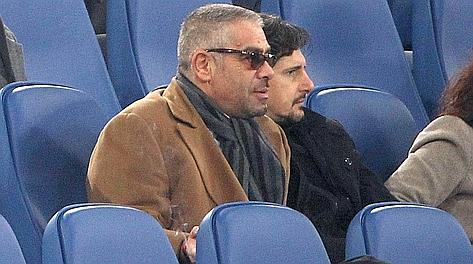 Lo sceicco Qaddumi in tribuna all'Olimpico con Michele Padovano. Mancini