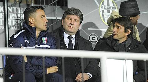 Fabio Cannavaro accanto e Comi e Antonio Conte in occasione di Siena-Lazio. LaPresse