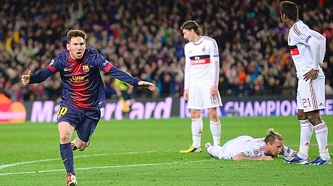 Lionel Messi, 25 anni, dopo il primo dei due gol al Milan. Ap