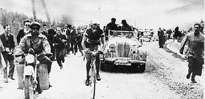 Fausto Coppi nella CUneo-Pinerolo del Giro '49