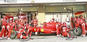 L'errato pit stop di Alonso ad Abu Dhabi che  costato il titolo. Epa