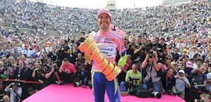 Ivan Basso, 33 anni, in trionfo all'Arena di Verona. Ap