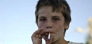 L'et della prima sigaretta si  abbassata a 12 anni. Ap