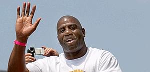 Earvin Magic Johnson, 52 anni, ha giocato 906 gare in Nba vincendo 5 anelli coi Lakers. Afp