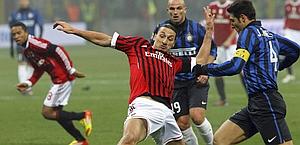 La sfida di ritorno tra Inter e Milan si giocher il 6 maggio. Reuters