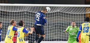 Samuel, qui col Chievo, ha segnato una rete nel 5-4 al Genoa. 
