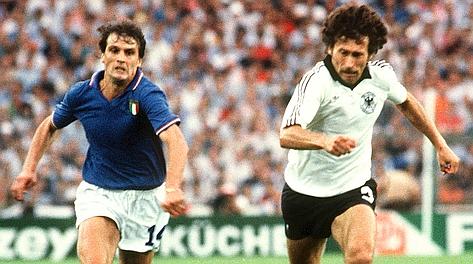 Marco Tardelli e Paul Breitner in Italia-Germania del 1982. Quella volta c'era in palio il Mundial. Archivio