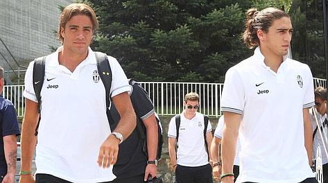 Matri e Caceres all'arrivo a Chatillon. LaPresse Matri e Caceres all'arrivo a Chatillon. LaPresse