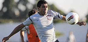 Paulinho, 24 anni, centrocampista del Corinthians. Reuters