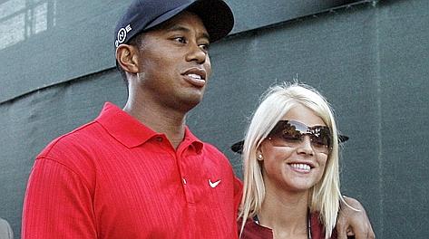 Tiger Woods con la moglie Elin prima dello scandalo delle amanti. Reuters