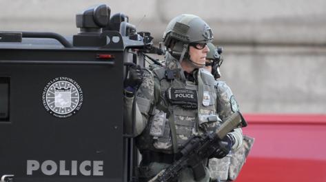 Unit di specialisti dei team Swat appartenenti alla polizia cittadina a Boston. Reuters