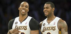 Dwight Howard e i Lakers possono chiudere settimi a Ovest. Reuters