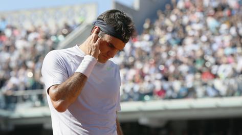 Roger Federer a testa bassa: eliminato ai quarti. 