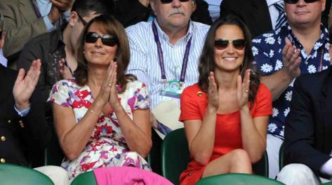 Pippa Middleton, vestita di rosso a Wimbledon. LaPresse