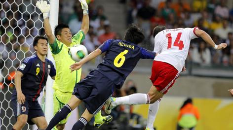 Il secondo gol di Chicharito Hernandez. Epa Il secondo gol di Chicharito Hernandez. Epa