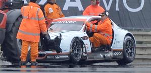L'Aston Martin di Simonsen dopo il tragico  schianto. Reuters