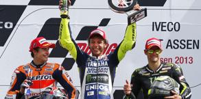 Così ad Assen: Rossi , 1°, poi Marquez, 2°, e Crutchlow 3°. Ap Così ad Assen: Rossi , 1°, poi Marquez, 2°, e Crutchlow 3°. Ap