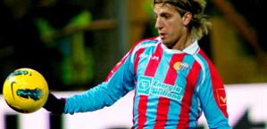 Maxi Lopez con la maglia del Catania. Ansa