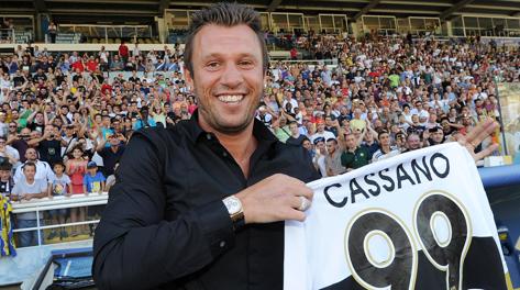 Antonio Cassano, 31 anni, con la maglietta del Parma. Ansa