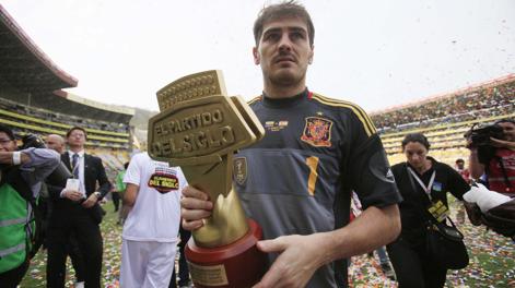 Iker Casillas, 32 anni. Ap