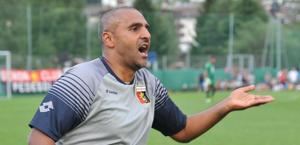 Il tecnico del Genoa, Fabio Liverani:  al debutto in Serie A. LaPresse