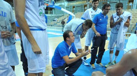 Simone Pianigiani, 44 anni, durante un time-out con gli azzurri. Ciamillo