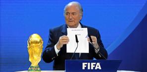 Blatter (Fifa) alla designazione di Qatar 2022. Epa