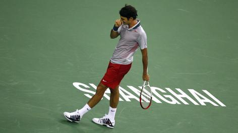 Roger Federer battuto in tre set da Gael Monfils. Reuters
