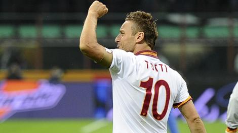 Francesco Totti, 37 anni, 3 gol finora  in questa stagione. Pegaso