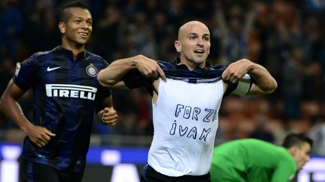 L'esultanza di Cambiasso dopo il gol del 3-1. Afp L'esultanza di Cambiasso dopo il gol del 3-1. Afp
