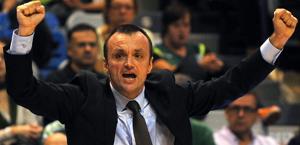 Mihailo Uvalin, coach serbo della squadra polacca. Afp