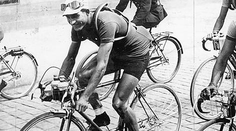 Gino Bartali vinse 3 Giri, 2 Tour, 4 Sanremo, 3 Lombardia. Archivio Gino Bartali vinse 3 Giri, 2 Tour, 4 Sanremo, 3 Lombardia. Archivio