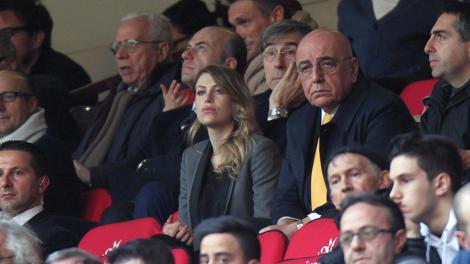 Barbara Berlusconi e Galliani insieme in tribuna. Ansa Barbara Berlusconi e Galliani insieme in tribuna. Ansa