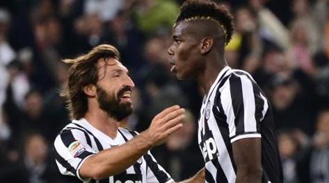 Pirlo festeggia con Pogba dopo il 3-0. Afp Pirlo festeggia con Pogba dopo il 3-0. Afp