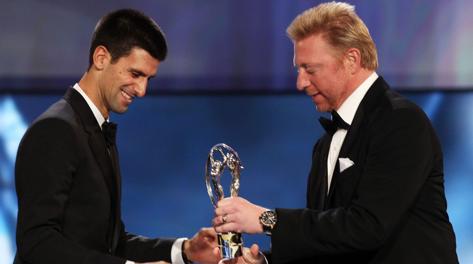 Novak Djokovic, 26 anni, ritira il premio Laureus da Boris Becker