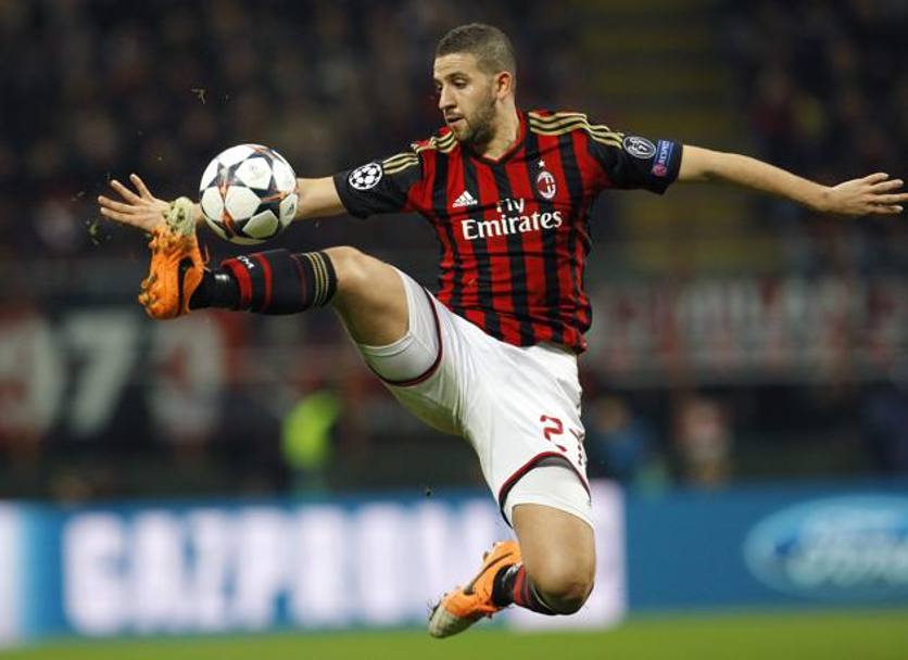 Adel Taarabt, in azione con il Milan di Seedorf