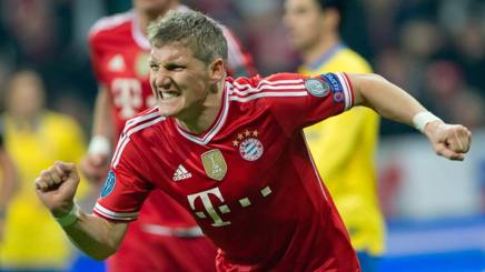 Bastian Schweinsteiger esulta dopo il gol dell'1-0 contro l'Arsenal. Epa Bastian Schweinsteiger esulta dopo il gol dell'1-0 contro l'Arsenal. Epa