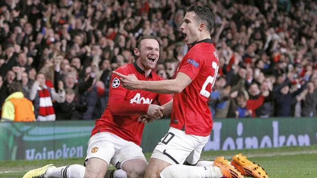 Rooney festeggia con Van Persie. Ap