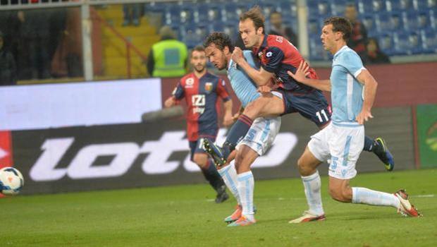 Il tiro vincente di Gilardino. Ansa Il tiro vincente di Gilardino. Ansa