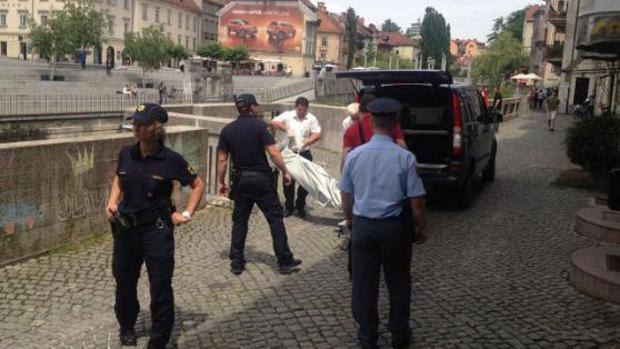 Il ritrovamento del cadavere. Bild Il ritrovamento del cadavere. Bild