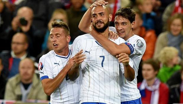 Simone Zaza, 23 anni, festeggia il suo primo gol con la Nazionale. Epa Simone Zaza, 23 anni, festeggia il suo primo gol con la Nazionale. Epa
