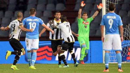Danilo esulta dopo il gol al Napoli. LaPresse
