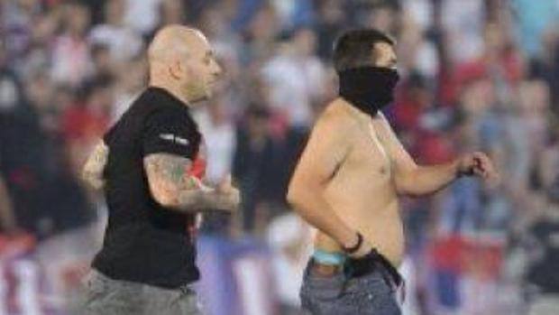 Ivan Bogdanov sul terreno di gioco del Partizan stadium Ivan Bogdanov sul terreno di gioco del Partizan stadium