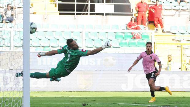 Leali vuela, pero no llegó a la hermosa conclusión de Dybala. Maneje