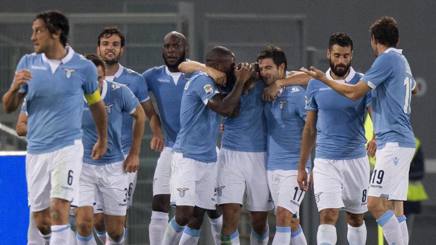 L'esultanza dei biancocelesti dopo una delle due reti di Klose. Ansa L'esultanza dei biancocelesti dopo una delle due reti di Klose. Ansa