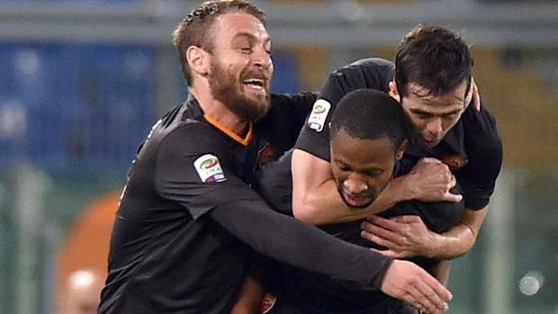 Seydou Keita, centrocampista maliano ex Barcellona, festaggia il primo gol in giallorosso. Ansa Seydou Keita, centrocampista maliano ex Barcellona, festaggia il primo gol in giallorosso. Ansa