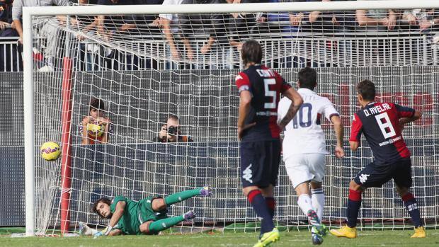 Perin neutralizza il rigore di Avelar al 30' della ripresa. Getty Perin neutralizza il rigore di Avelar al 30' della ripresa. Getty