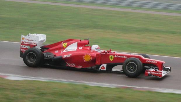 Sebastian Vettel a Fiorano con la F-2012: primi giri sulla Ferrari. Stefanini